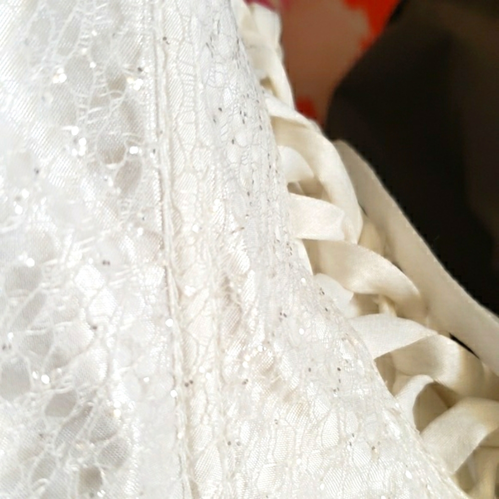 WEDDING DRESS - Picture 6 of 6